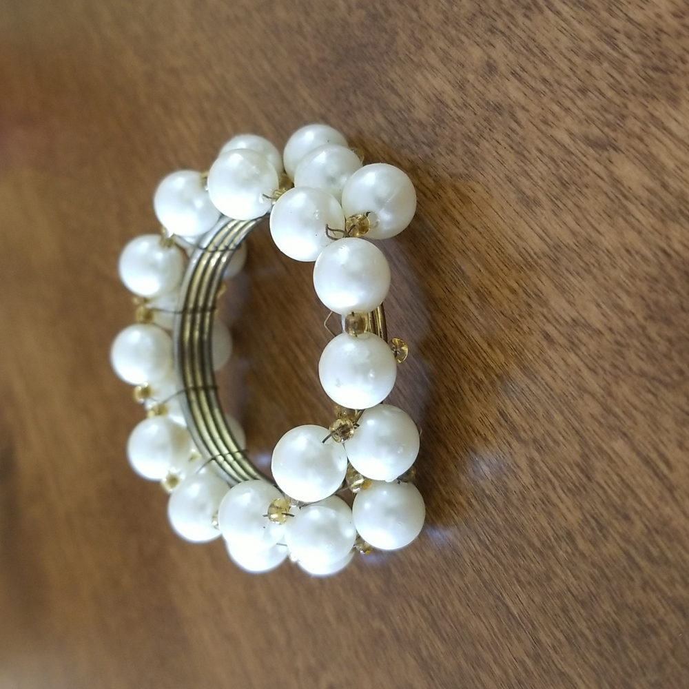 6 Pearl Napkin Rings - Picture 6 of 6